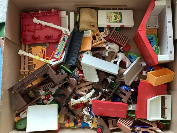 Bild 3: Playmobil 4190 Pferdestall mit 19 Pferden 