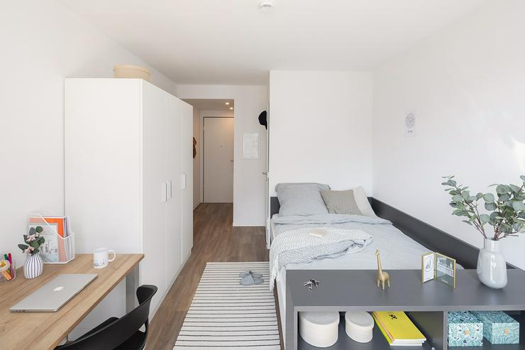 Studentenapartment mit eigener Küche, Bad und Möbeln