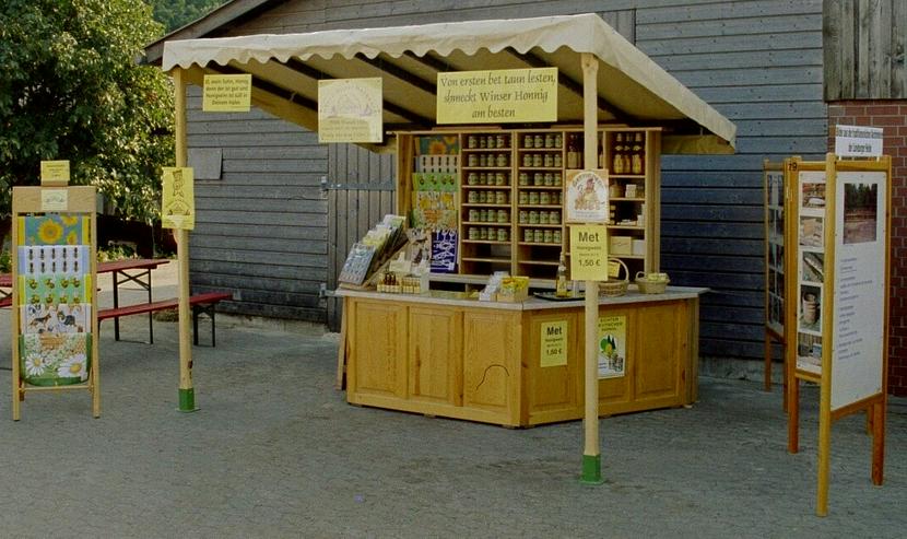 Bild 3: Verkaufsstand, Marktstand, Weihnachtsmarkt, MIttelalter, Markt, Imkerei