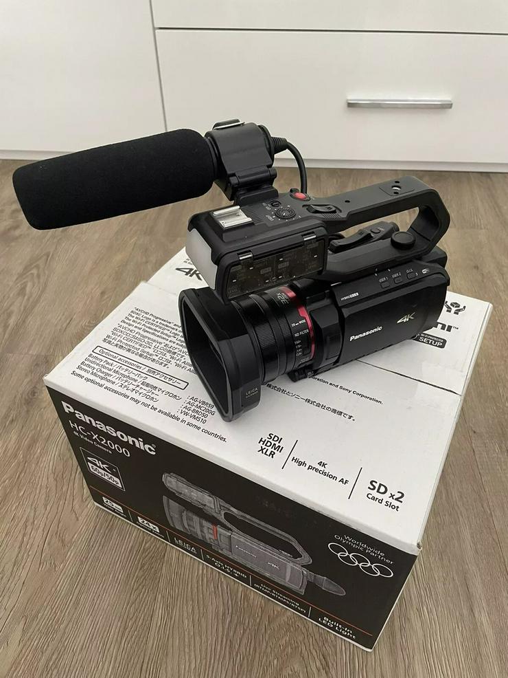 Panasonic HC-x2000E mit Micro AG-MC200