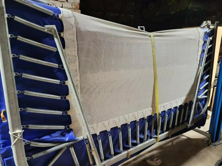 Indoor Trampolin Von Benz Mit Transportwagen Ca 2,7m auf 4,8m - Zubehör - Bild 1