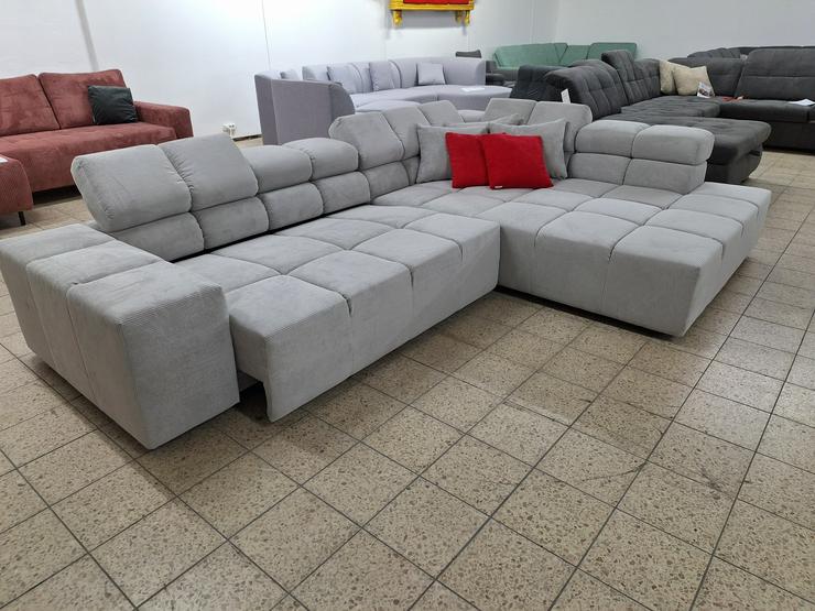  Jetzt Neu: XXL Wohnlandschaft Gothen in Silberfarbenem Cordstoff - Sofas & Sitzmöbel - Bild 4