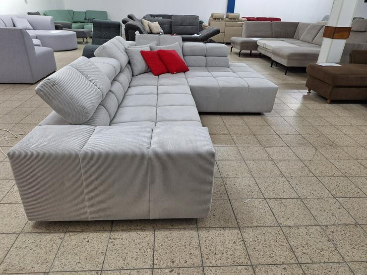  Jetzt Neu: XXL Wohnlandschaft Gothen in Silberfarbenem Cordstoff - Sofas & Sitzmöbel - Bild 2