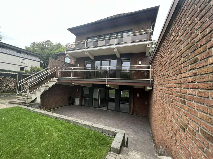 Luxuriöses Einfamilienhaus mit Einliegerwohnung, moderner Ausstattung und idyllischem großem Garten frei!!! - Haus kaufen - Bild 9