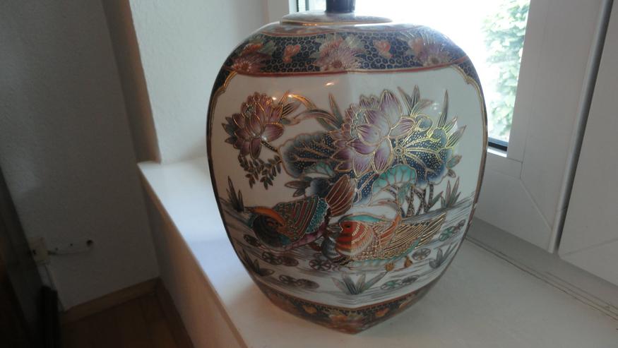 Bild 1: Deckelvase,6-eckig, Porzellanvase mit Deckel, China oder Japan