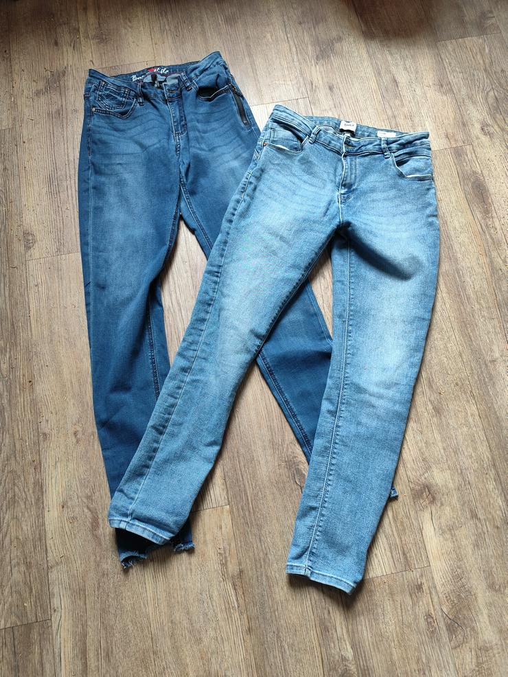 2 Skinny Jeans & 1 Kuschelpullover! Gr. S & M - W29-W31 / 40-42 / M - Bild 1