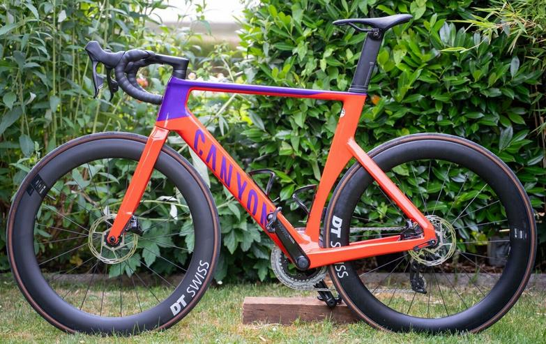 Bild 2: Rennrad Canyon Aeroad CF SLX 7 Disc eTap 2023 Gr. L Rot SRAM Rival AXS