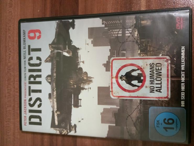 DVD District 9✨