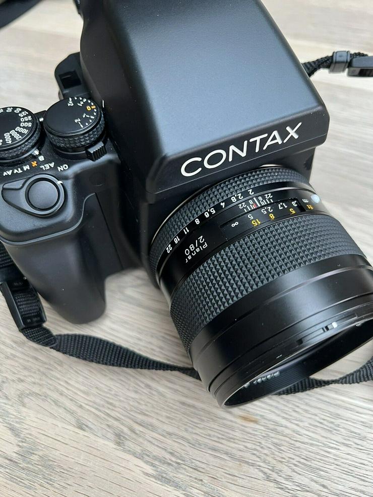 Bild 3: Contax 645 Mittelformat-Filmkamera mit Carl Zeiss Objektiv 80 mm f/2,0