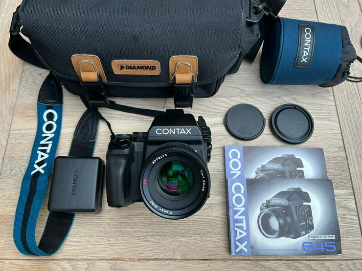 Bild 2: Contax 645 Mittelformat-Filmkamera mit Carl Zeiss Objektiv 80 mm f/2,0