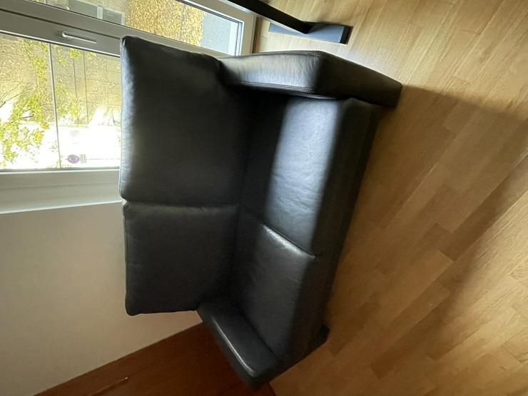 Bild 2: Ledersofa in dunkelblau