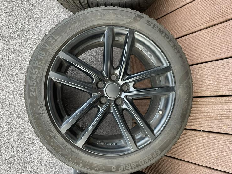 Bild 3: 4 X BMW 5er Winterkompletträder R18 245/45 Semperit auf schwarzen 18" Rial X10