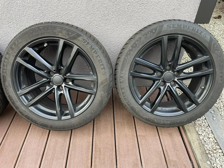 Bild 5: 4 X BMW 5er Winterkompletträder R18 245/45 Semperit auf schwarzen 18" Rial X10