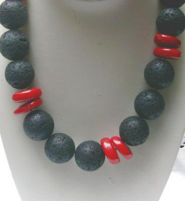 Bild 6: Edelsteinkette, Lava mit roter Koralle