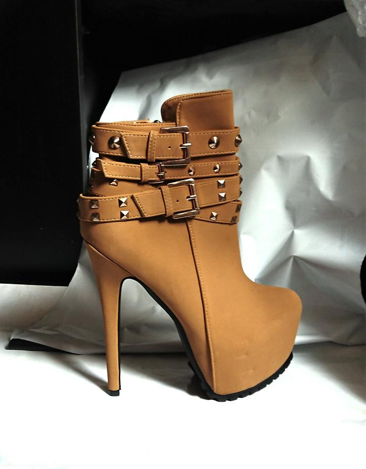 Gr. 37 - 38, Plateau High Heels Ankle Boots, camel, mit Nieten + Schnallen ( Sergio Todzi )