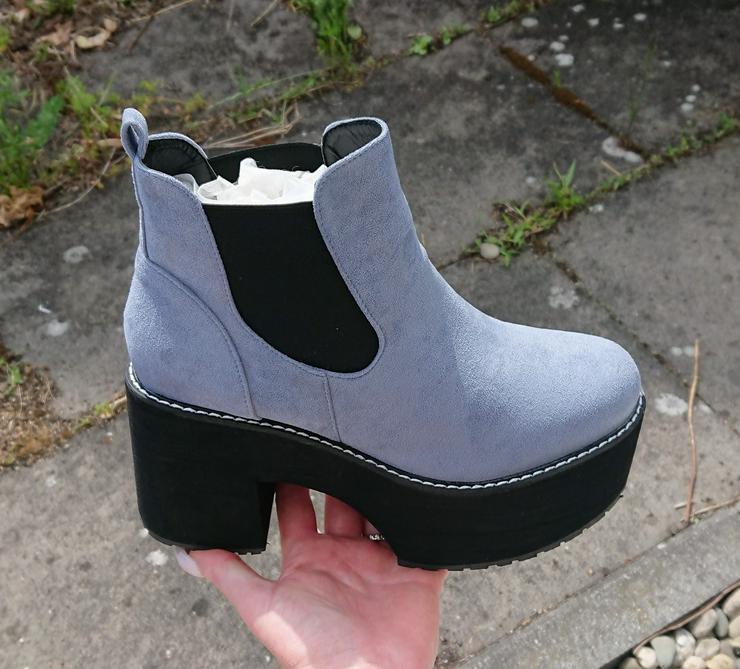 Bild 7: Gr. 38, Plateau High Heels - Chelsea style - hellblau / schwarz