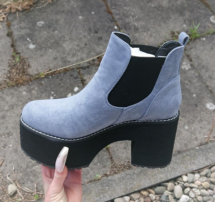 Bild 3: Gr. 38, Plateau High Heels - Chelsea style - hellblau / schwarz