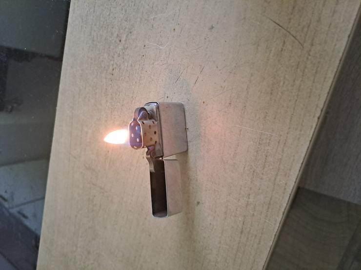 Bild 5: Zippo Feuerzeug 