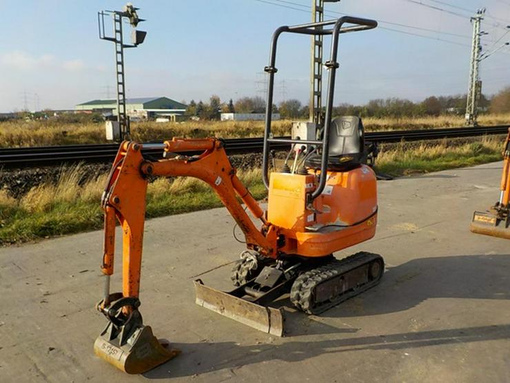 Bild 1: Minibagger JCB 8008 2014