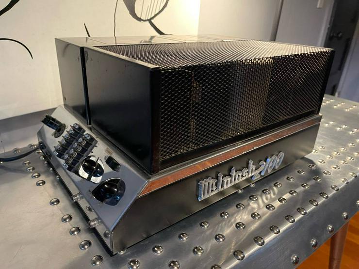 McIntosh MC 2100 Power Amplifier