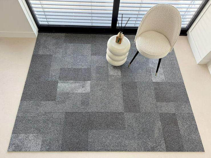 ANGEBOT! Sehr dekorativer Teppichfliesenboden Jetzt für 4,50 €