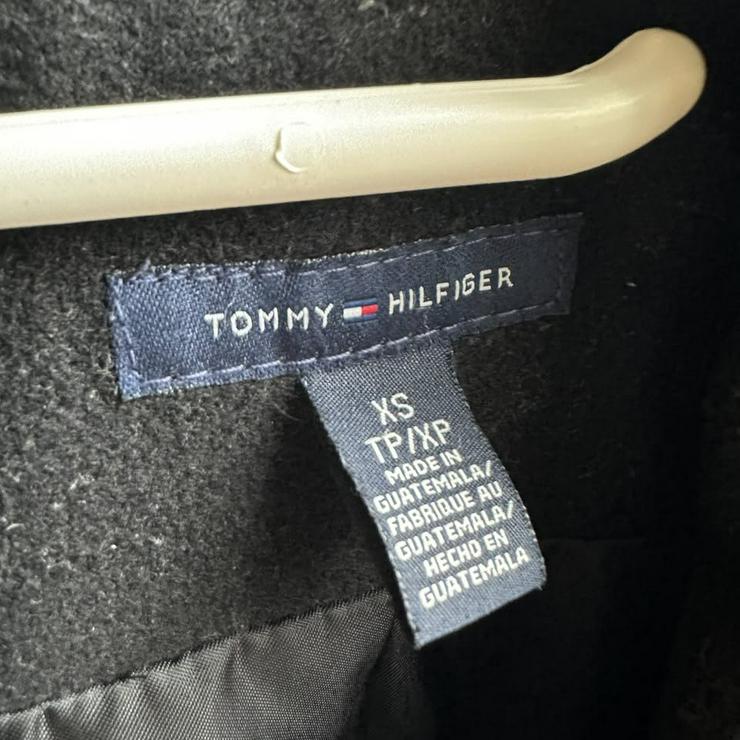 Bild 2: Tommy Hilfiger Black Wool Cape