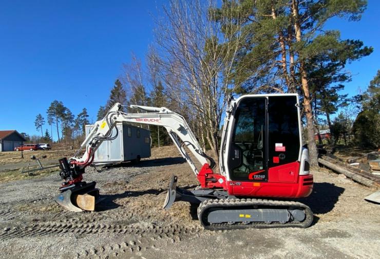 Takeuchi Minibagger TB240 / Tel: +491771307563