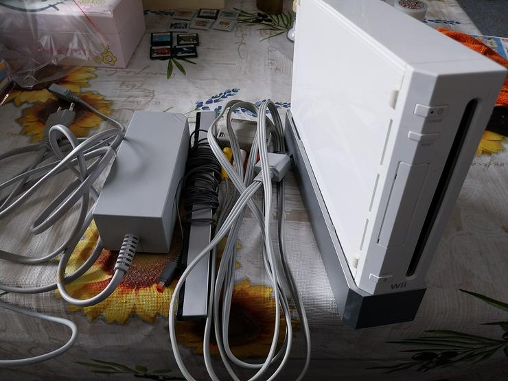 Wii Konsole und 5 spiele - Wii Konsolen & Controller - Bild 1