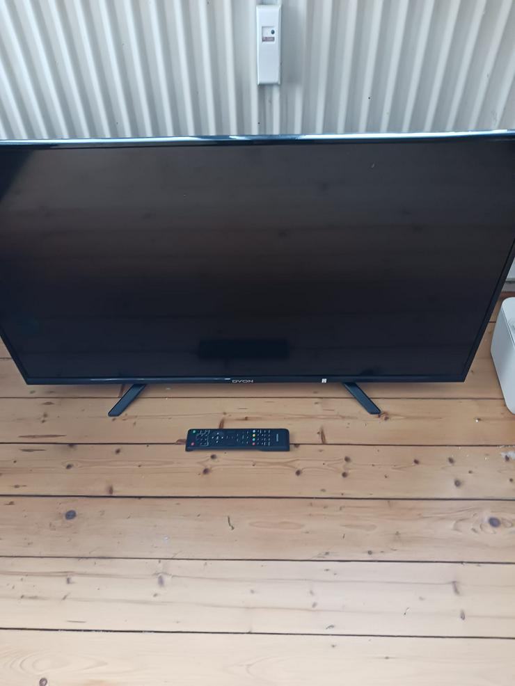 Fernseher Flachbildschirm  - > 45 Zoll - Bild 1