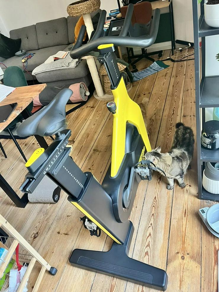 Bild 2: Technogym Bike Heimtrainer