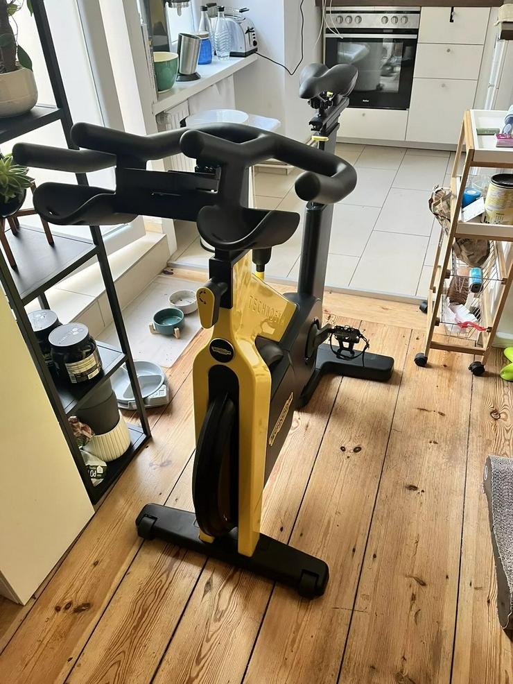 Bild 3: Technogym Bike Heimtrainer