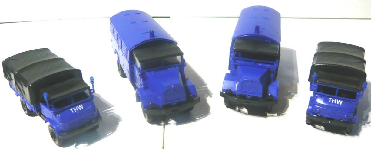 Roco 1: 87 THW Zug 2x MAN und 2x Unimog im Set