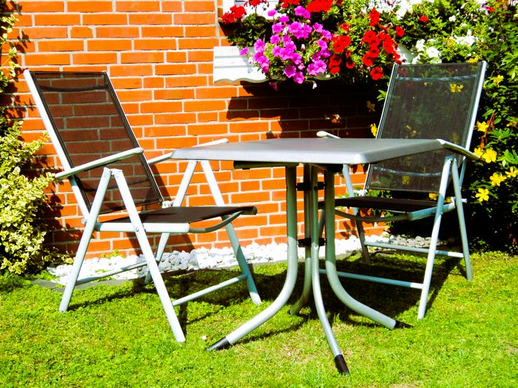 Bild 9: SET: KETTLER Klapptisch & 2 HOCHLEHNER-Klappsessel mit HOCHLEHNER-Polsterauflagen, gebraucht.