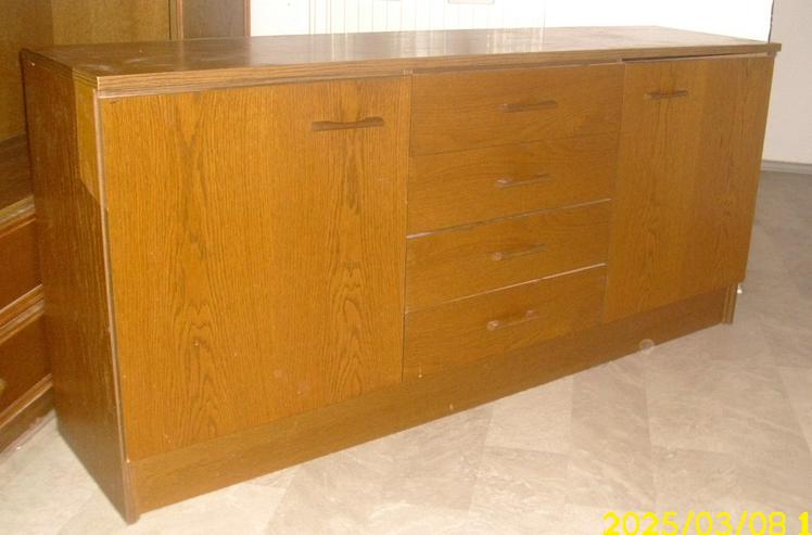 Bild 3: 1x Flur-Garderoben Schrank und 1x Long Sideboard in Nussbaumfarbe