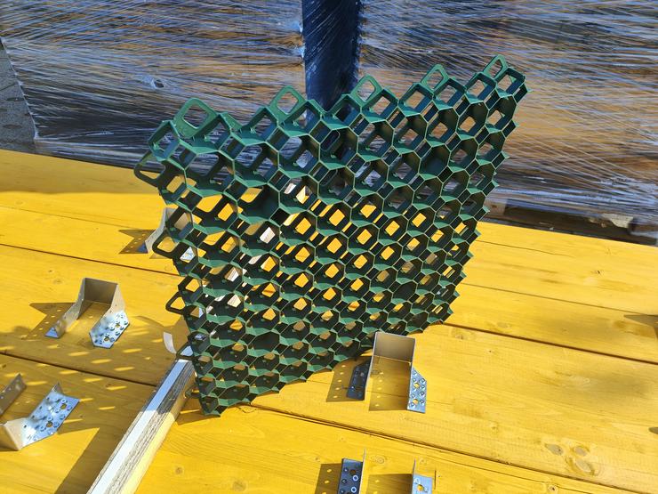 Bild 8: Gartenmatten zur Bodenstabilisierung: Paddockplatten, Rasengitter & Rasenwaben 7,99 EUR/m2