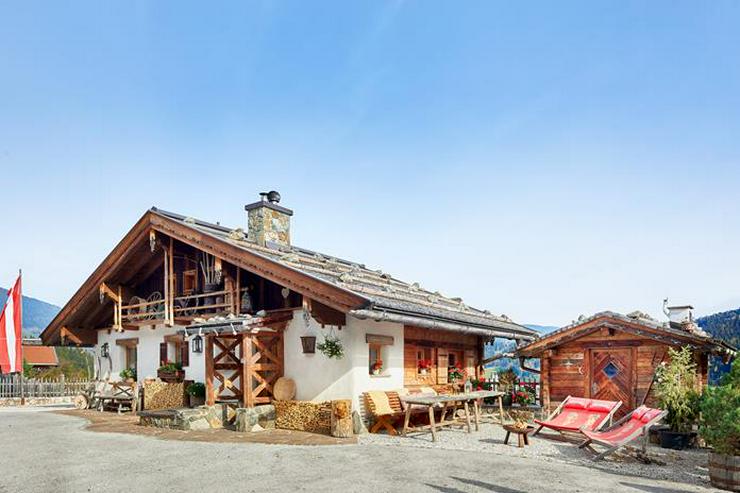 Bild 4: Gemütliche Hütte im Salzburger Land an der Piste