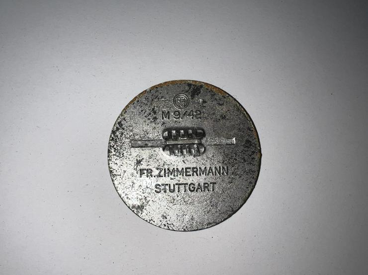 Bild 2:  Veranstaltungsabzeichen vom Reichsparteitag 1938 in Nürnberg