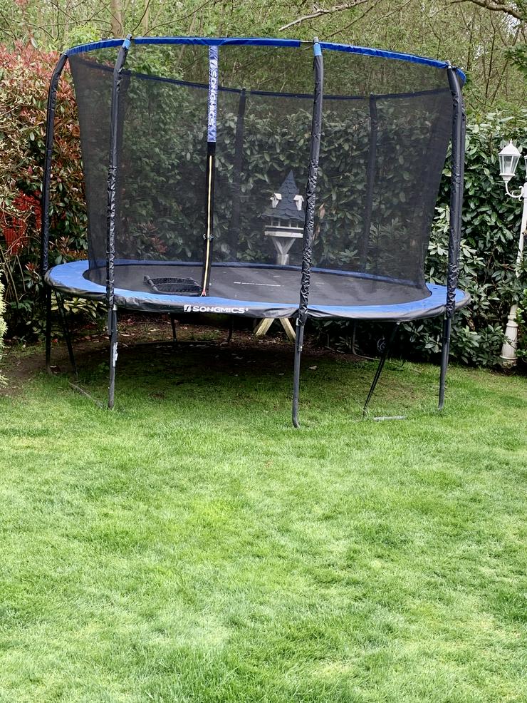Bild 7: Songmics Trampolin 2 Jahre  B366 cm H270cm mit Bodenanker guter Zustand
