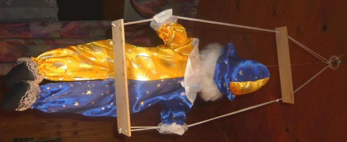 Bild 6: Großer Harlekin Clown Puppe auf Schaukel sitzend Top Deko