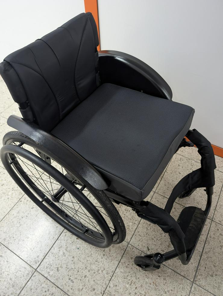 Küschall Rollstuhl K Serie schwarz