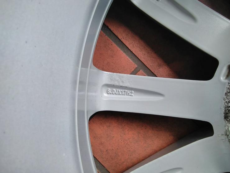 Bild 6: VW Golf 7 Winterreifen auf Alufelge_Nr.18