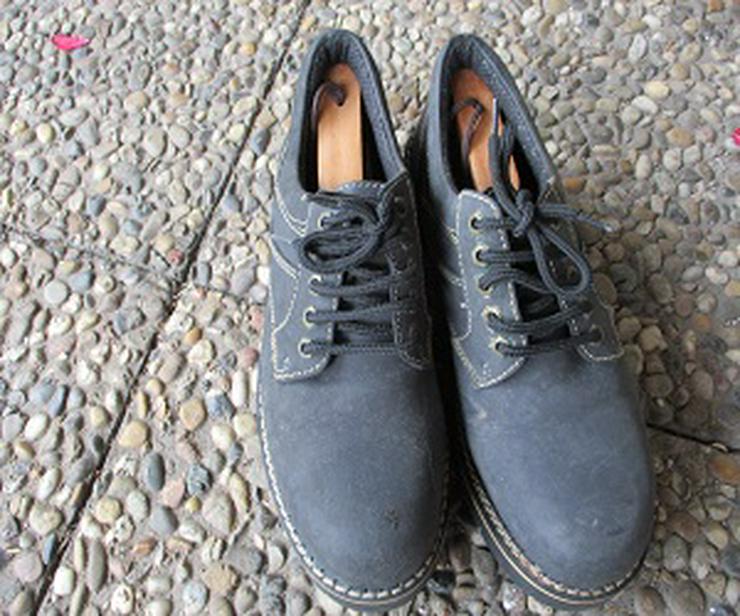 Bild 3: Herrn Schuhe