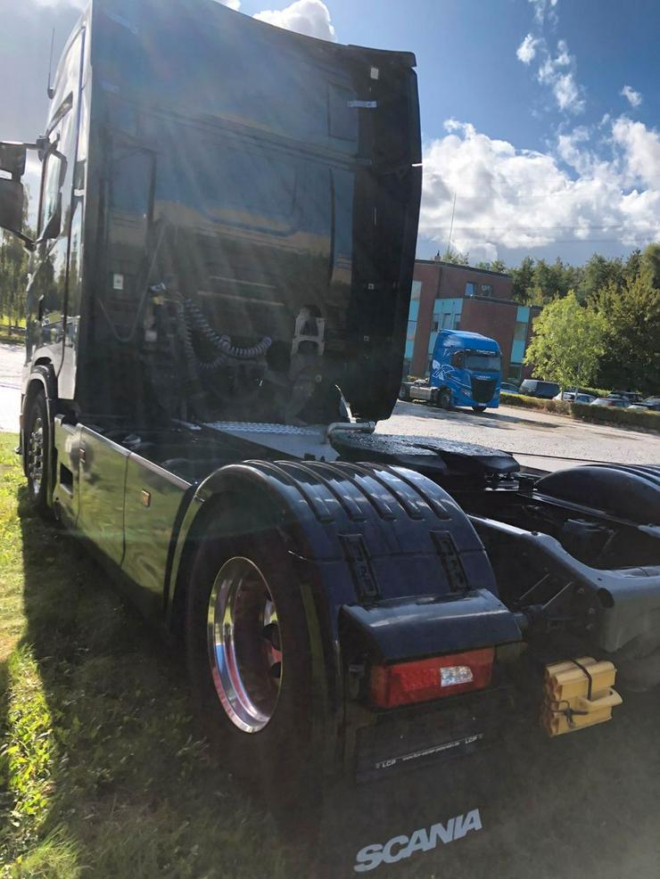 Bild 2:  Scania S 450