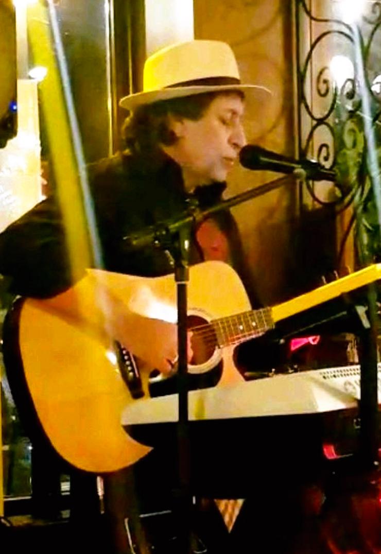 Bild 2: Italienische & Deutsche Livemusik Gesang Keyboard Gitarre 