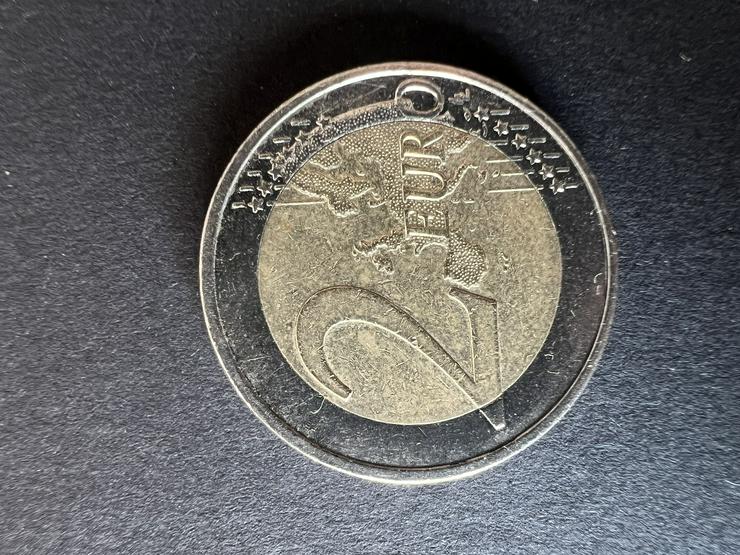 Bild 2: 2 Euro Gedenkmünze "A" von 2009 Deutschland Strichmännchen