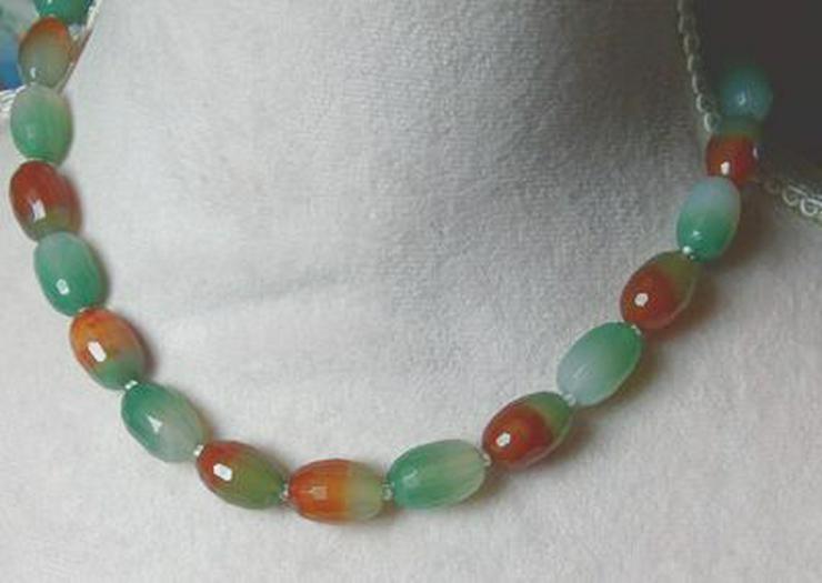 Bild 7: Edelsteinkette mit einen Regenbogenachat