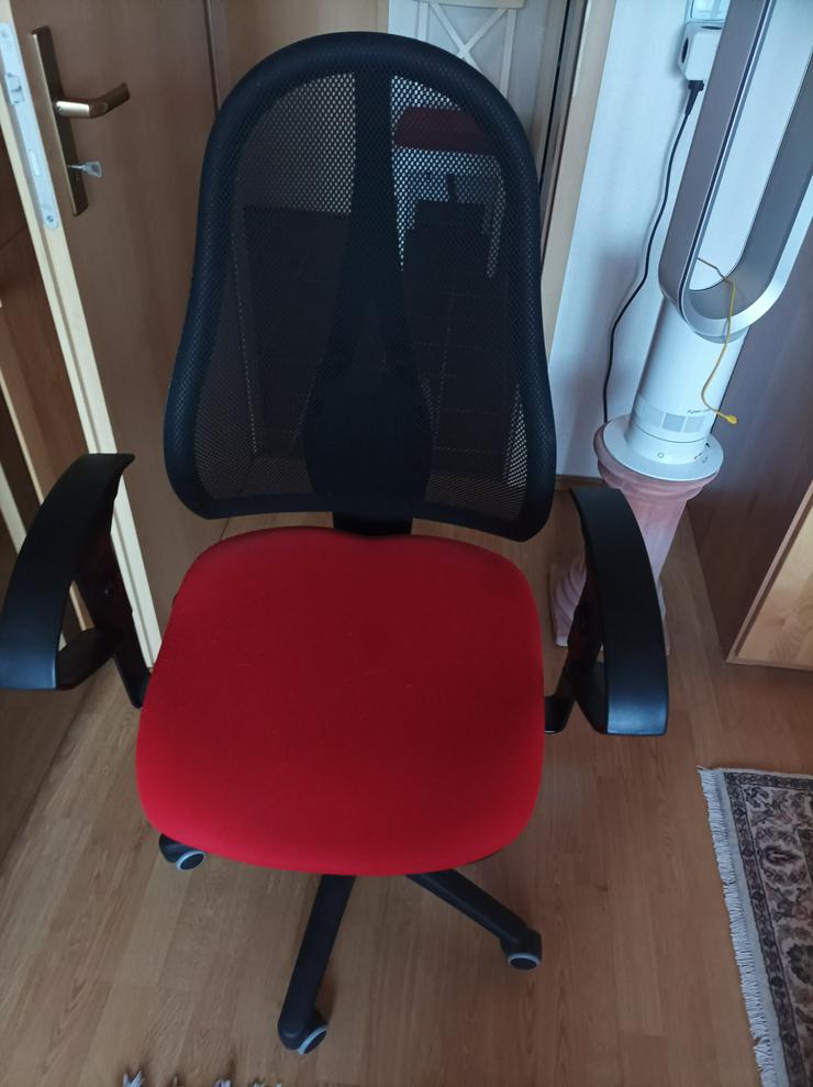 Bild 4: Bürostuhl 