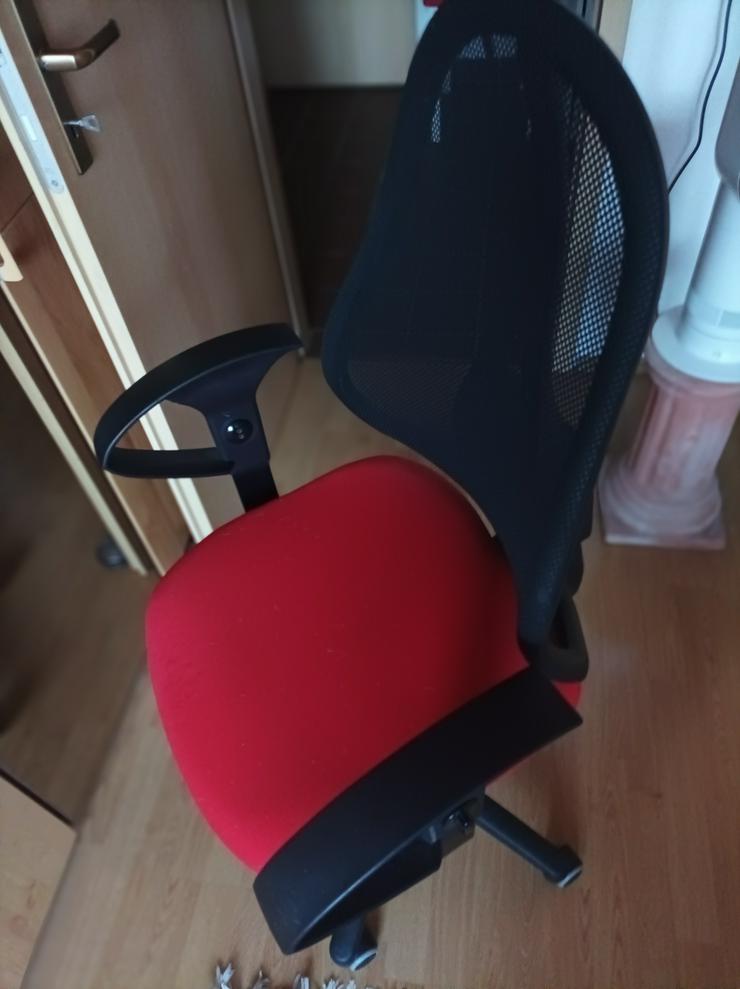 Bild 2: Bürostuhl 