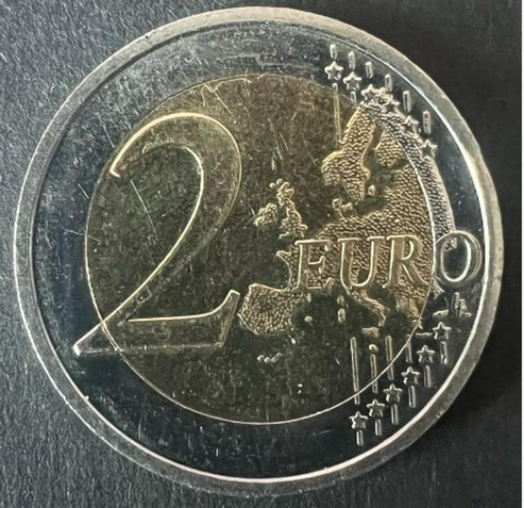 Bild 2: 2 Euro Gedenkmünze der BRD von 2022 / 35 Jahre Erasmus-Programm