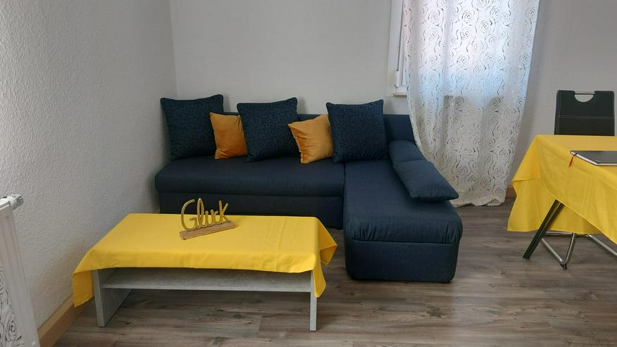 Bild 3: Schlafsofa + Tisch Top Zustand. tolles Design